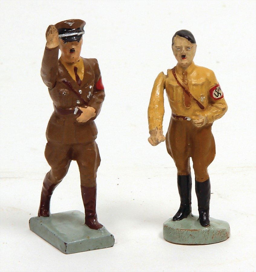 LINEOL Hitler, Masse, 7,5 cm, 2. Weltkrieg, 1 x Hitler: LINEOL Hitler, Masse, 7,5 cm, 2. Weltkrieg, 1 x Hitler ungem., bewegl. Arme, Zust. 2-3 German Description LINEOL Hitler, Masse, 7,5 cm, 2. Weltkrieg, 1 x Hitler ungem., bewegl. Arme, Zust. 2-3