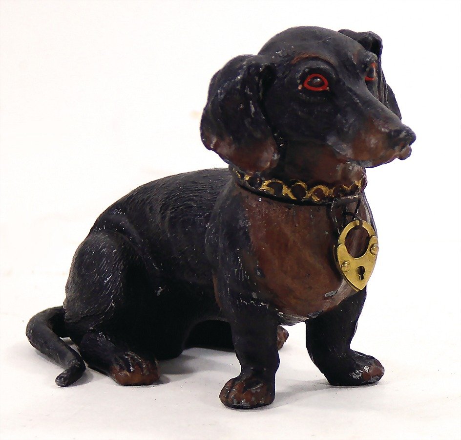 money box, metal/casting, with castle, hound, (1 of 1)