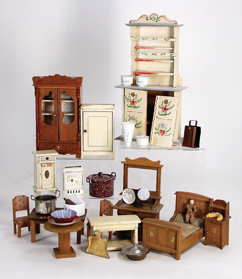 schönes Konv. Puppenstuben-Mobiliar, darunter (1 of 1)