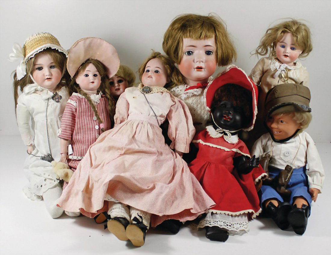 Konv. Puppen, Bruno Schmidt, 65 cm, Arme liegen lose: Konv. Puppen, Bruno Schmidt, 65 cm, Arme liegen lose bei, Biskuit-Kurbelkopf, Perücke wurde nicht entfernt, Kopf geklebt, 1 AM Brustblattkopf-Puppe, Kopf fest aufgeklebt, Körper neuer, Vinyl