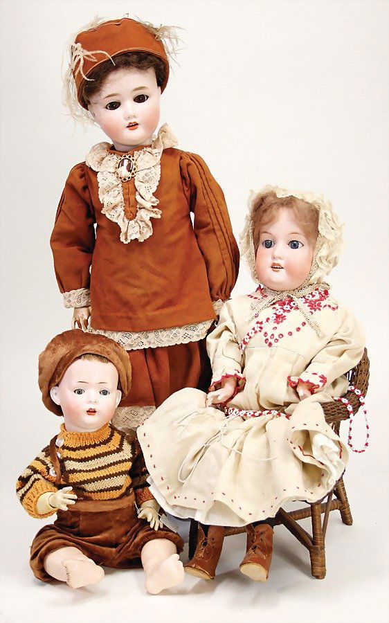 Konv. 3 Puppen, BAER & BROESCHILD für BRUNO: Konv. 3 Puppen, BAER & BROESCHILD für BRUNO SCHMIDT 2097, Charakter-Puppe, 40 cm, Biskuit-Kurbelkopf, braune Schlafaugen, off. Mund, Zähne u. Zunge, Sitzbabykörper, bewegl. Hän