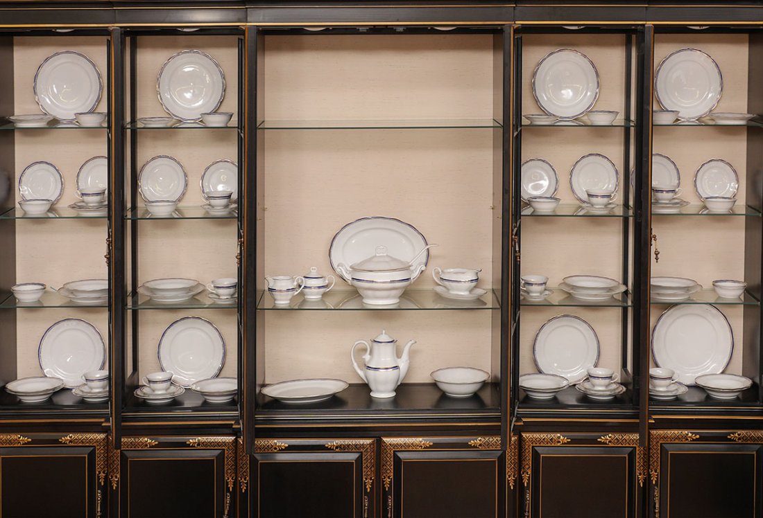 88 PIECE FAVOLINA CHINA DINNER SERVICE: LARGE FAVOLINA CHINA DINNER SERVICE: Approx. 88 pieces by Favolina Poland with blue and gold scalloped rims, to include 9 dinner plates (10"), 12 salad plates (7 1/2"), 12 luncheon plates (7"), 12 bow