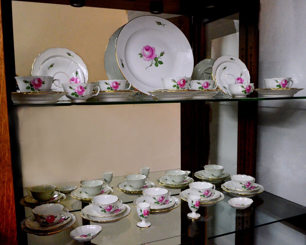 MEISSEN ROSE PINK CHINA DESSERT SERVICE: MEISSEN ROSE PINK CHINA DESSERT SERVICE: Dessert service for 12, approx. 41 pieces in the Rose Pink pattern by Meissen with the blue crossed swords and factory seconds scratch marks to include 12 dess