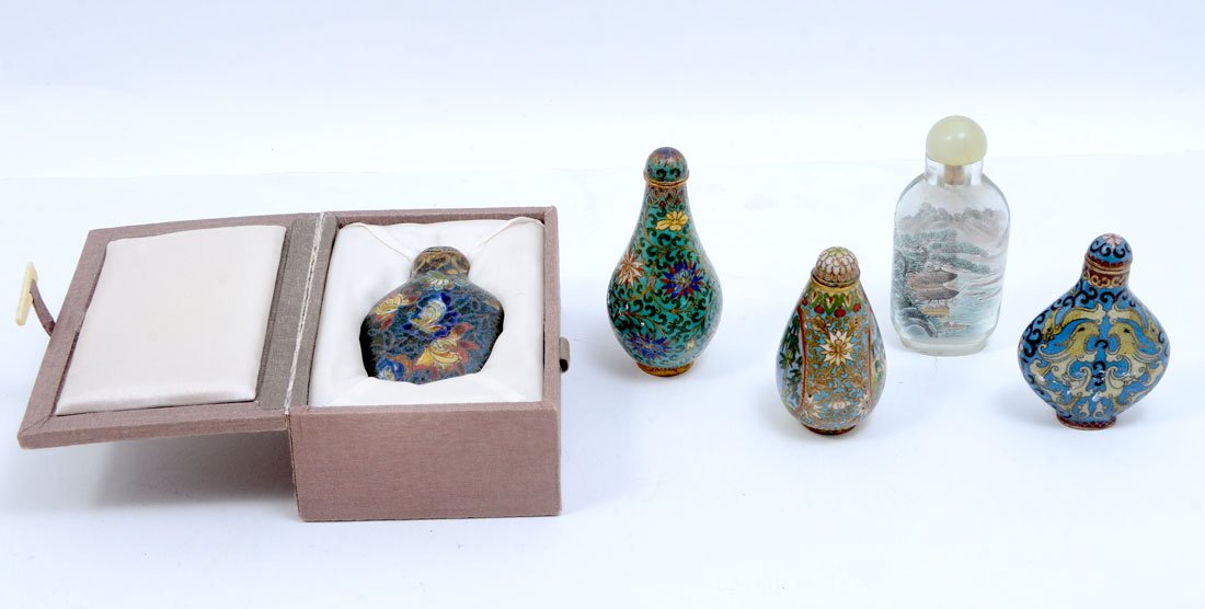5 CHINESE CLOISONNE & GLASS SNUFF BOTTLES: 5 CHINESE CLOISONNE & GLASS SNUFF BOTTLES: 5 pieces total, the 4 cloisonne examples to include 1) Compressed bottle form with figural dragons, 4 character (Qing?) mark on base, 2 1/2" h. 2) Bottle for