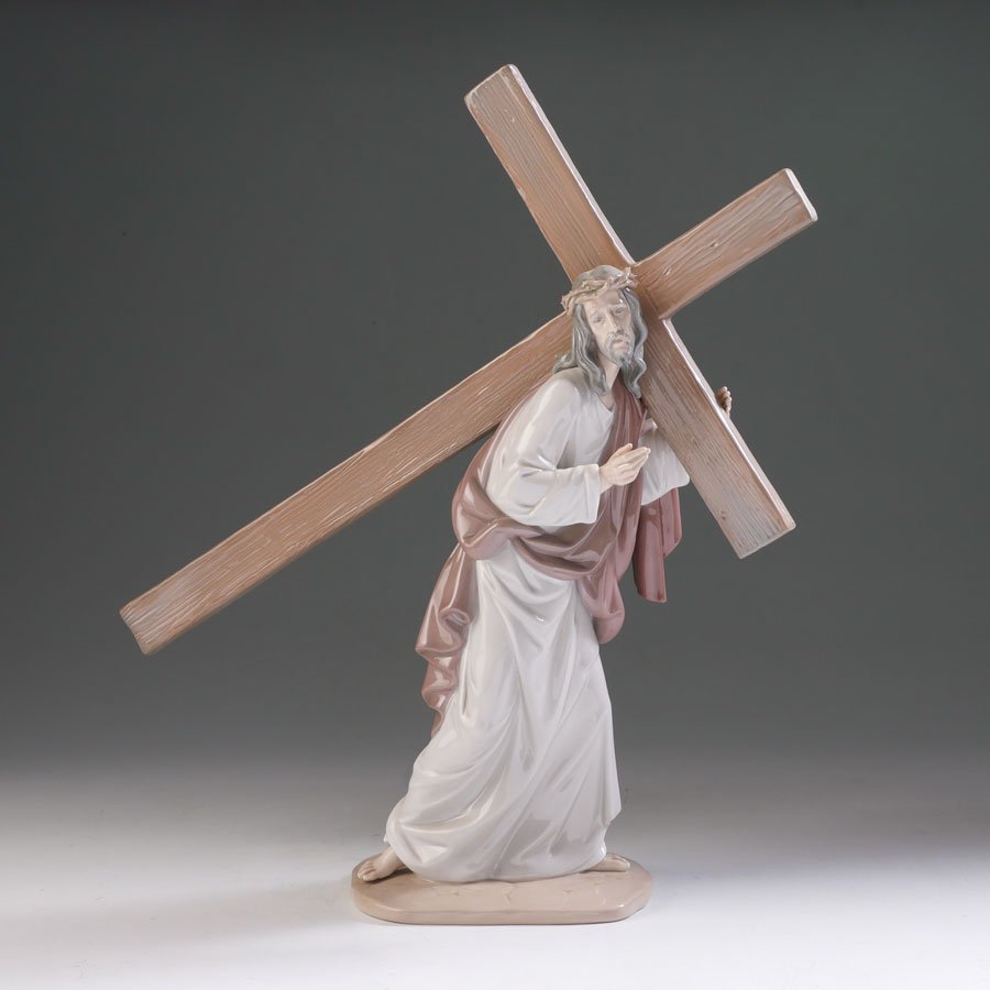 LLADRO WAY OF THE CROSS 5890 JESUS PORCELAIN FIGURINE: LLADRO WAY OF THE CROSS 5890 JESUS PORCELAIN FIGURINE: Spanish name "Via Crucis S.L.", sculptor Jose Puche, issued 1992, retired 1998, Limited Edition 170/2000, 16 1/2" h.
