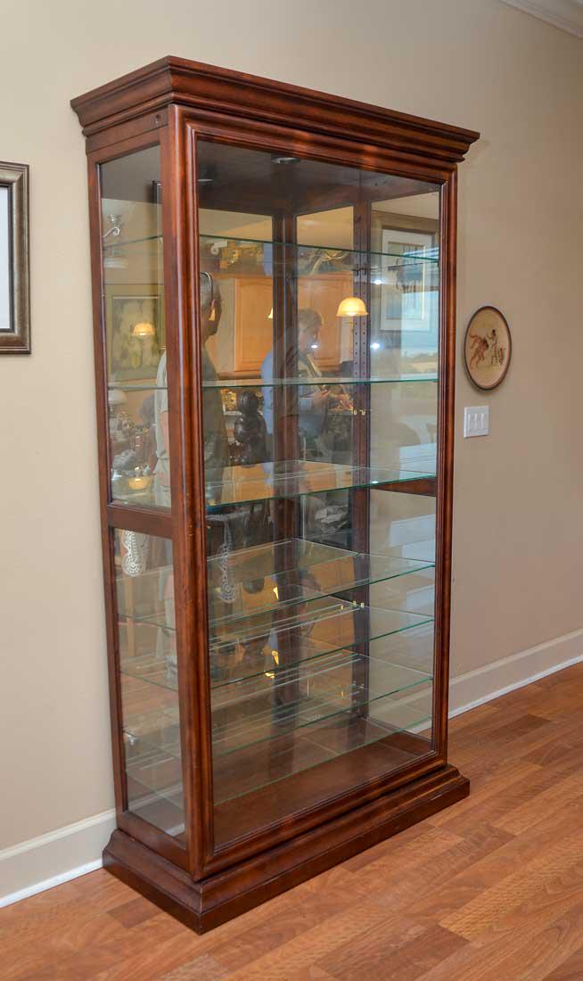 PHILIP REINISCH GLASS DISPLAY CURIO