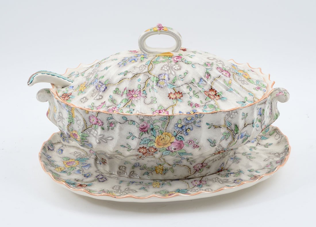 COPELAND SPODE "PATRICIA" TUREEN, UNDERTRAY AND LADLE: COPELAND SPODE "PATRICIA" TUREEN, UNDERTRAY AND LADLE- 3 pieces of Copeland Spode China in the Patricia pattern with gold trim to include a lidded tureen with ladle, 14" l x 9" h. and an undertray, 14