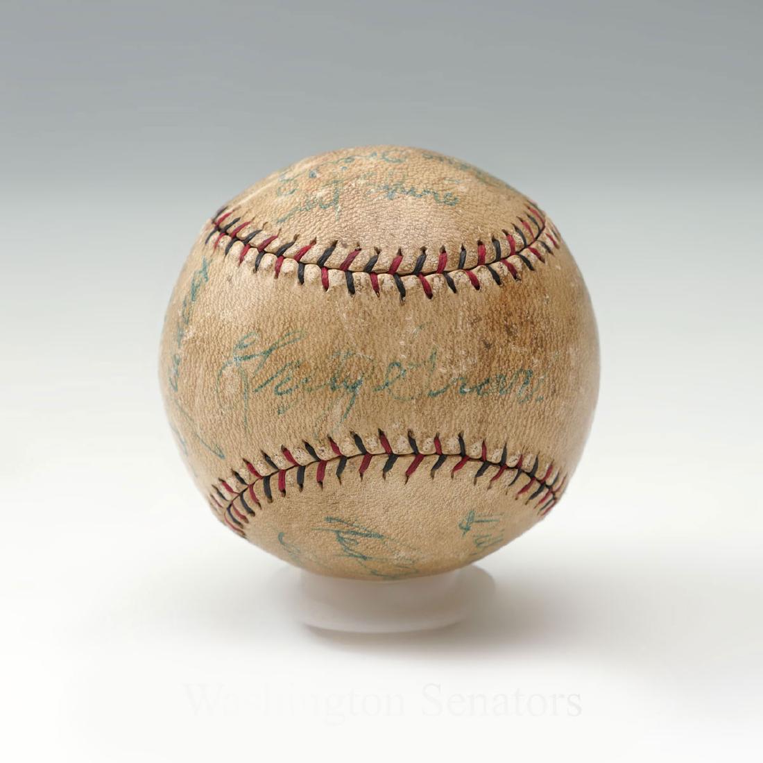 RARE 1931 MLB ALL-STAR SIGNED BASEBALL: RARE 1931 MLB ALL-STAR SIGNED BASEBALL: This unique 1931 baseball was signed by an all-star team that was assembled by Connie Mack (Philadelphia Athletics Manager), the day before leaving for japan fo