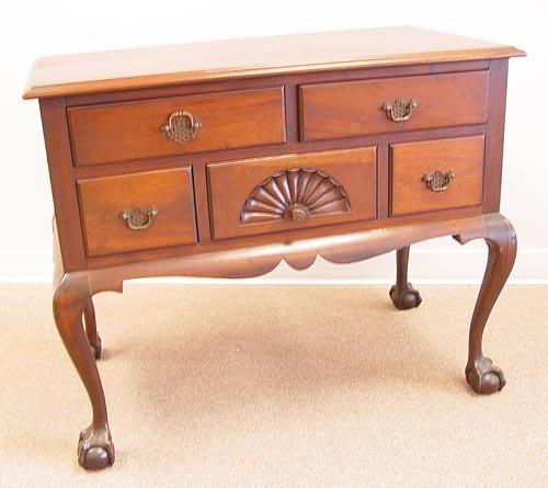 MAHOGANY QUEEN ANNE STYLE LOWBOY CHEST - 2