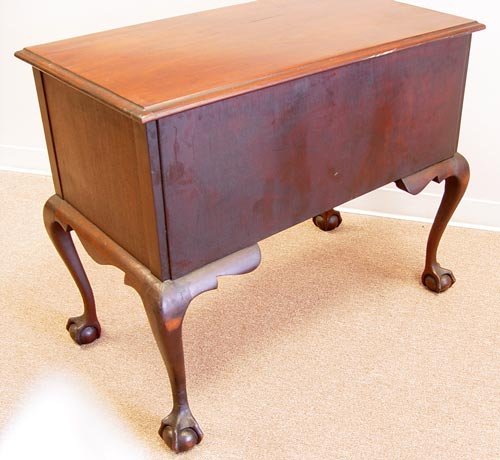 MAHOGANY QUEEN ANNE STYLE LOWBOY CHEST - 3