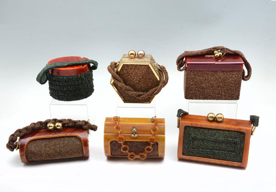 6 VINTAGE BEADED PURSES WITH BAKELITE: 6 VINTAGE BEADED PURSES WITH BAKELITE: 1) Vintage 1940s oval Bakelite box purse with iridescent green heavily-beaded insert and braided handle. Hinge top with mirror on its interior; 2) Vintage copper