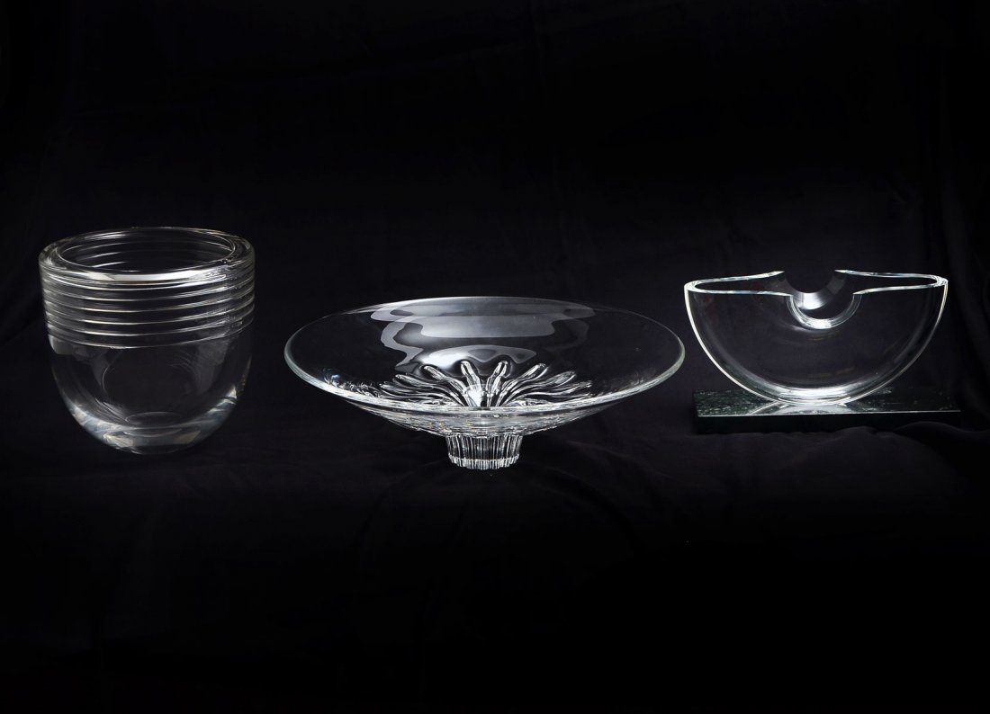 3 PC STEUBEN - VASE AND 2 BOWLS: 3 PC STEUBEN - VASE AND 2 BOWLS: 1) Steuben tall "Momentum" vase, 7.75" t x 8" w; 2) Steuben low and wide pedestal bowl, 14" w x 4" h; 3) Modern bowl in the Equinox pattern designed by Neil Cohen for