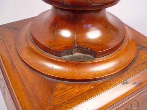 AESTHETIC / VICTORIAN PEDESTAL STAND - 4