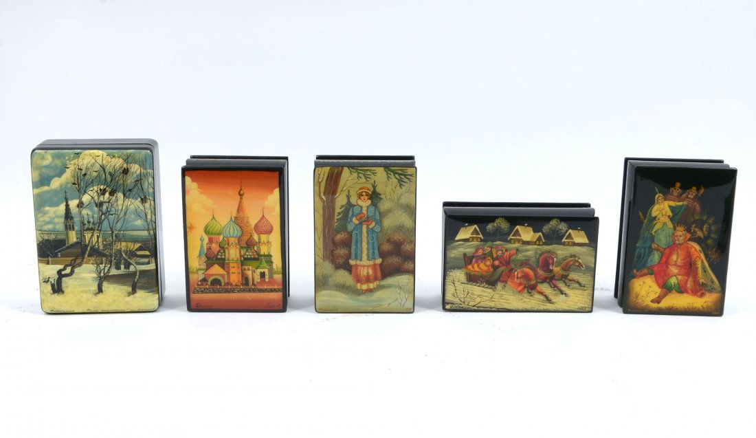 12 FINELY PAINTED RUSSIAN PAPER MACHE LACQUERED BOXES: 12 FINELY PAINTED RUSSIAN PAPER MACHE LACQUERED BOXES: Comprising 1- Large black box with St. Nicholas the II, 3- royal blue boxes having royal figures, 1 rectangular box having a woman carrying water