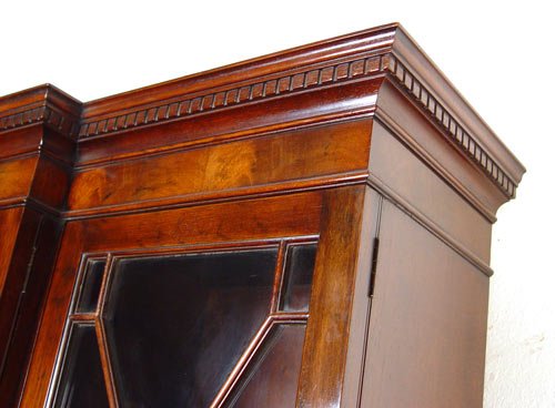 BAKER MAHOGANY BREAKFRONT CHINA CABINET SECRETARY - 3