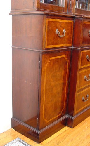 BAKER MAHOGANY BREAKFRONT CHINA CABINET SECRETARY - 6