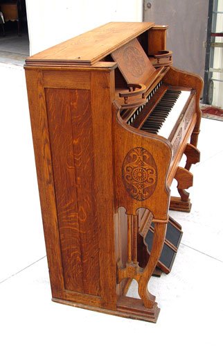 ESTEY VICTORIAN CARVED GOLDEN OAK PUMP ORGAN - 4
