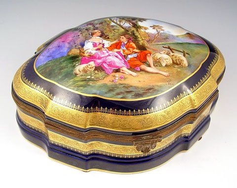 FRENCH PORCELAIN COBALT AND GILT BOX