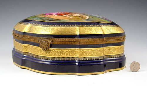 FRENCH PORCELAIN COBALT AND GILT BOX - 3