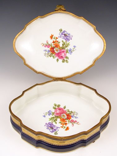 FRENCH PORCELAIN COBALT AND GILT BOX - 4