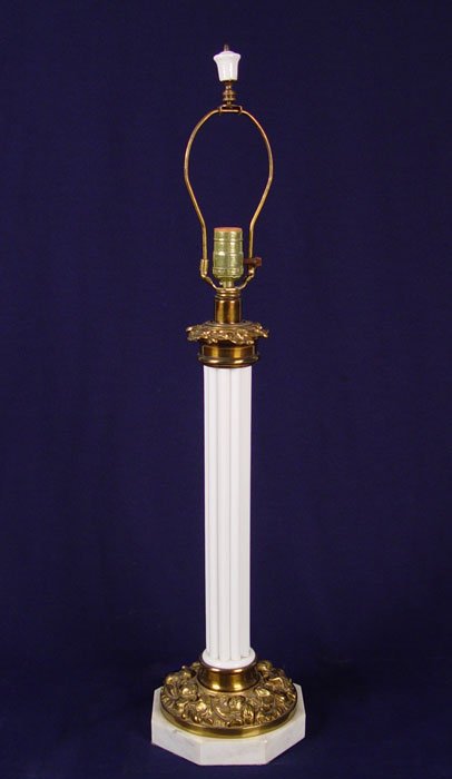 RIBBED OPAL GLASS LAMP