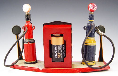 1930'S TIN LITHO MARX GAS LIGHT UP GAS PUMPS - 3