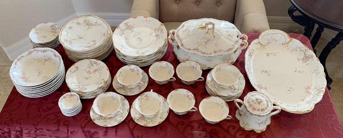 THEODORE HAVILAND LIMOGES CHINA: THEODORE HAVILAND LIMOGES CHINA; Comprising; 8- Cups & Saucers, 7- 6.25" plates, 8- 9" plates, 1- Covered taurine with underplate, 1- Covered sugar bowl, 8- 8.25" plates, 8- 7.5" Bowls, 8- 3" Bowls, 8