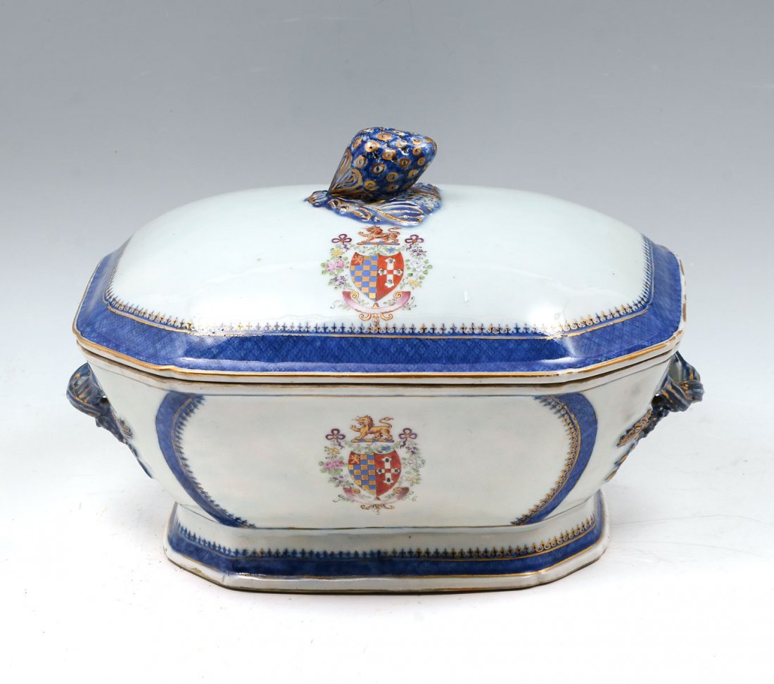 CHINESE EXPORT FAMILLE ROSE SOUP TOUREEN CIRCA 1790: CHINESE EXPORT FAMILLE ROSE SOUP TUREEN CIRCA 1790: A fine Chinese Export Soup Tureen with arms of Warren impaling Humphrey. Ca 1790. Provenance: Fred S. and Rosemary Johnston Estate.