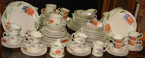 60 Piece Villeroy & Boch Amapola China