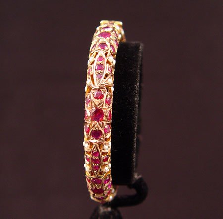 VINTAGE 9K RUBY AND SEED PEARL BANGLE BRACELET - 2
