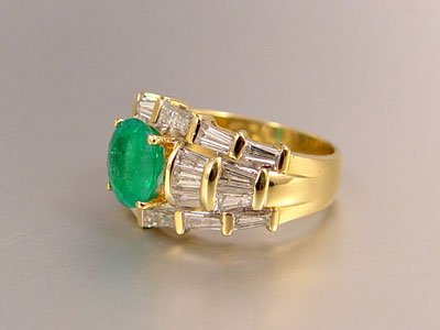 18K 1.82CT EMERALD RING W/ 1.5 CTW DIAMONDS SZ 6.5 - 2