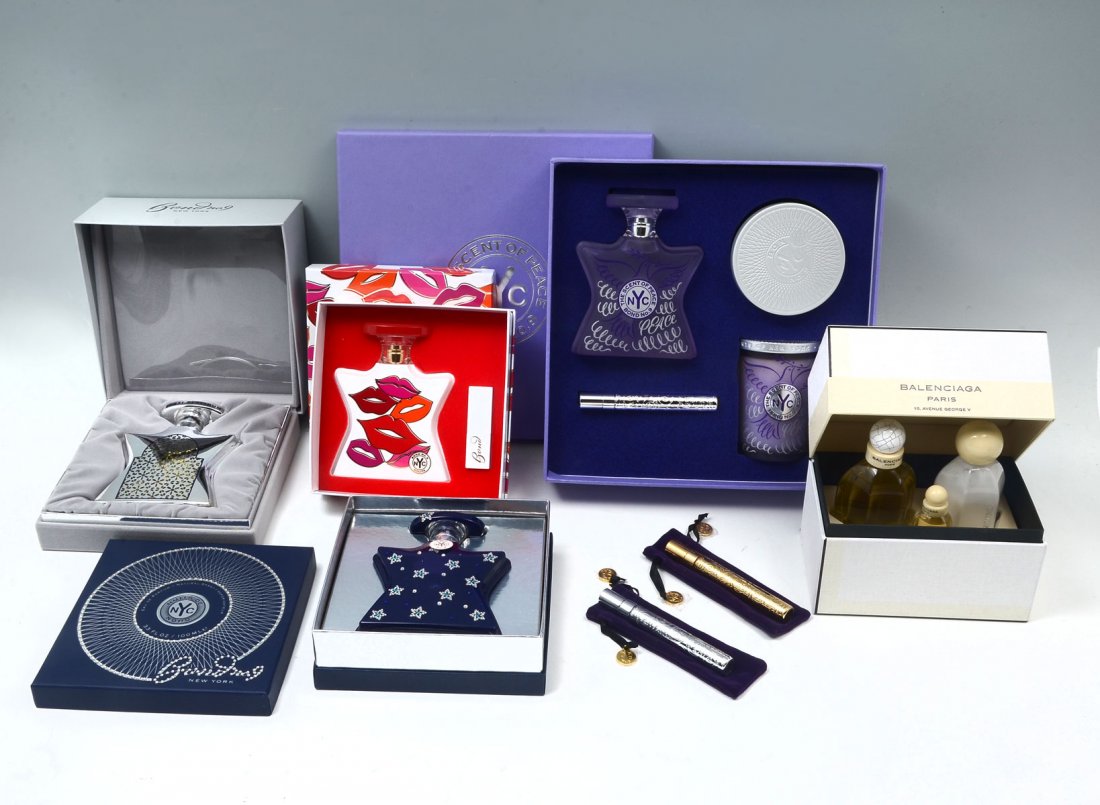 NEW/UNUSED 4 BOND NO 9 ITEMS & BALENCIAGA GIFT SET: NEW/UNUSED 4 BOND NO 9 ITEMS & BALENCIAGA GIFT SET: 1) Bond No 9 The Scent of Peace coffret includes - 3.3 oz Eau de Parfum, Body Silk, Scented Candle and pocket spray. Retails for approx $615 at Saks