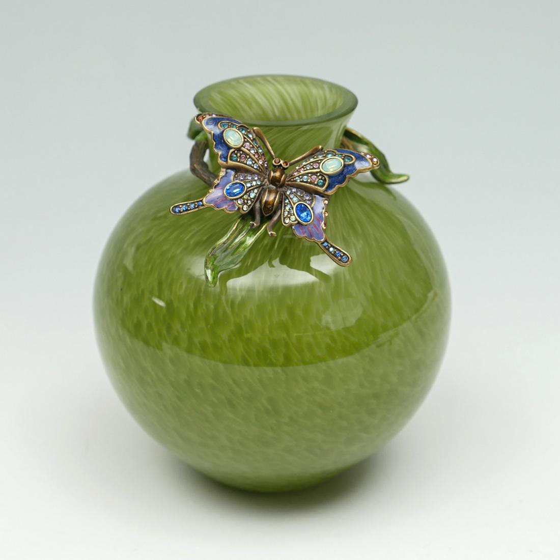 JAY STRONGWATER JANA BULB VASE: JAY STRONGWATER JANA BULB VASE: Gorgeous apple green Jana bulb vase is accented at the neck with a purple and blue butterfly set with Swarovski crystals. Originally sold in high end stores for $395. N