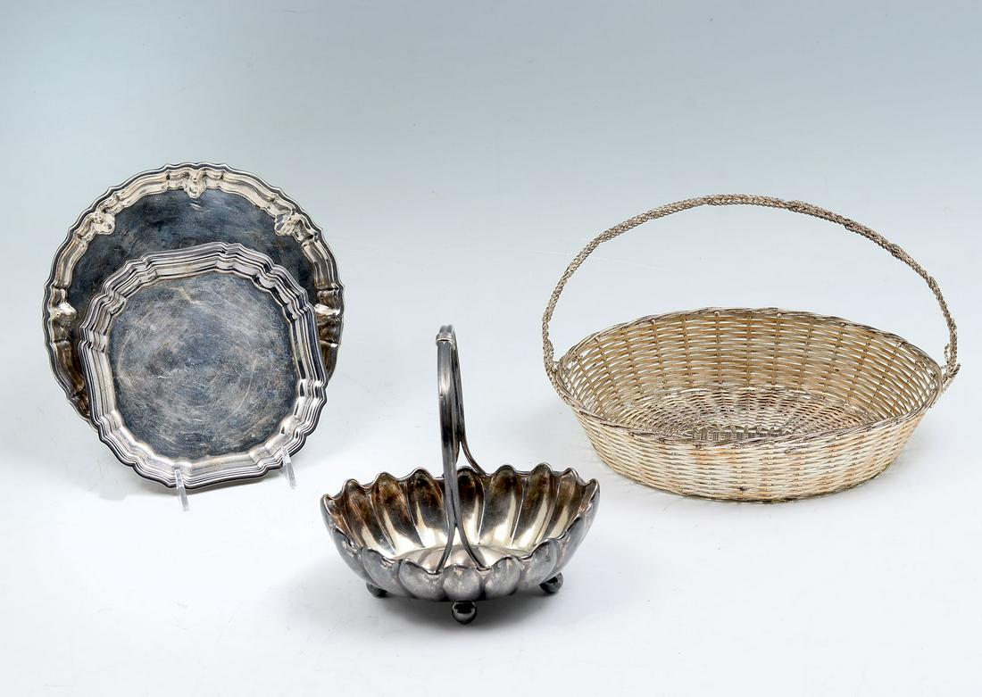 4 PC. SILVER & EISENBERG-LOZANO BASKET: 4 PC. SILVER & EISENBERG-LOZANO BASKET: Approx. 5.60 Troy ounces Sterling Silver & 5.27 Troy ounces .800 Silver Comprising; Silver plated wire French basket by Eisenberg-Lozano, 1- German Silver(.800)