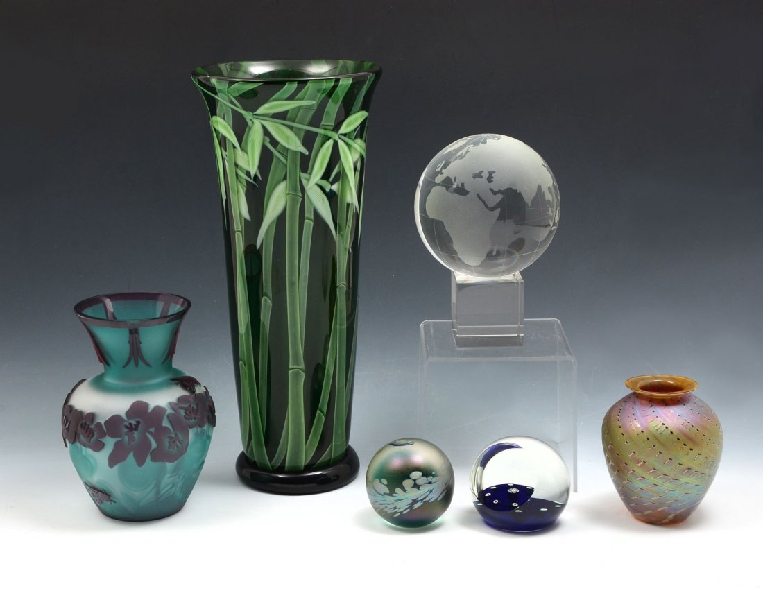6 PIECE ART GLASS COLLECTION TO INCLUDE ORIENT & FLUME: 6 PIECE ART GLASS COLLECTION TO INCLUDE ORIENT & FLUME: Comprising; 1- Tall Bamboo vase, by Orient & Flume, Signed, B. Sillars. 1- Etched globe on a glass plinth. 1- Selkirk Glass, of Scotland, 1981.
