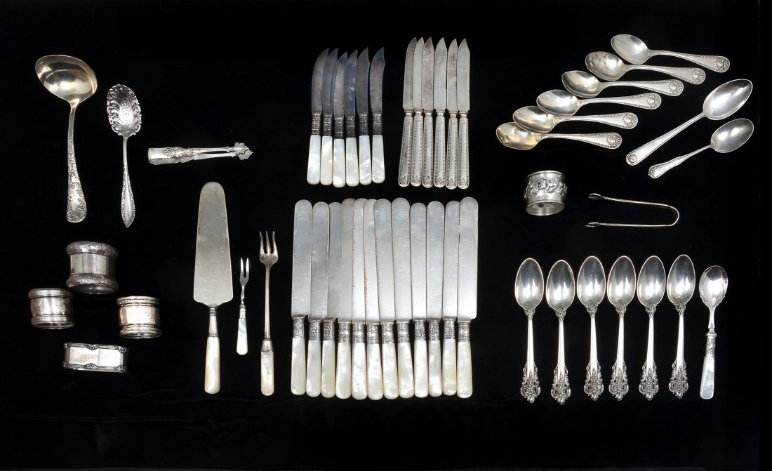 STERLING SILVER & SILVER PLATE COLLECTION: STERLING SILVER & SILVER PLATE COLLECTION: Approx. 11.80 Troy ounces Sterling. Comprising; 6- Wallace ''Grande Baroque'' Sterling Teaspoons, 6- Sterling Shell handled Teaspoons, 1- Sterling Napkin rin