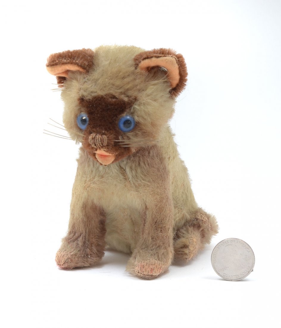 1950'S STEIFF "SIAMY" SIAMESE KITTEN WITH BUTTON: 1950'S STEIFF "SIAMY" SIAMESE KITTEN WITH BUTTON: Original ear button.