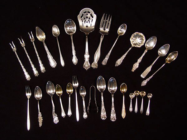 COLLECTION OF ESTATE STERLING FLATWARE: COLLECTION OF ESTATE STERLING FLATWARE: 28 pieces by assorted makers in assorted patterns. Highlights include Alvin cold meat fork, Reed & Barton pierced server, Frank Smith teaspoons, Whiting teaspoo