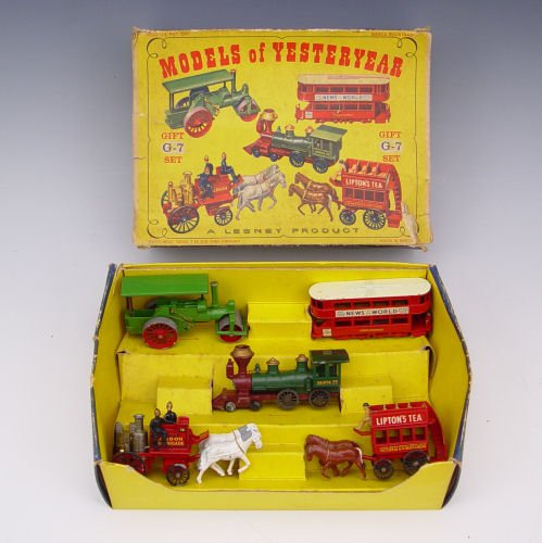 LESNEY MATCHBOX MODELS OF YESTERYEAR GIFT SET G-7: LESNEY MATCHBOX MODELS OF YESTERYEAR GIFT SET G-7: Includes Paver, News of the World trolley, Liptons Tea horse drawn carriage, Horse drawn London Fire Brigade, Santa Fe locomotive. In original box. B