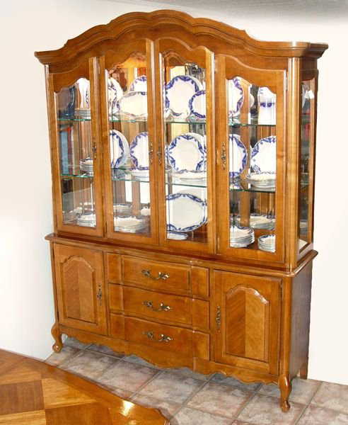 159 Stanley Furniture Country French China Cabinet