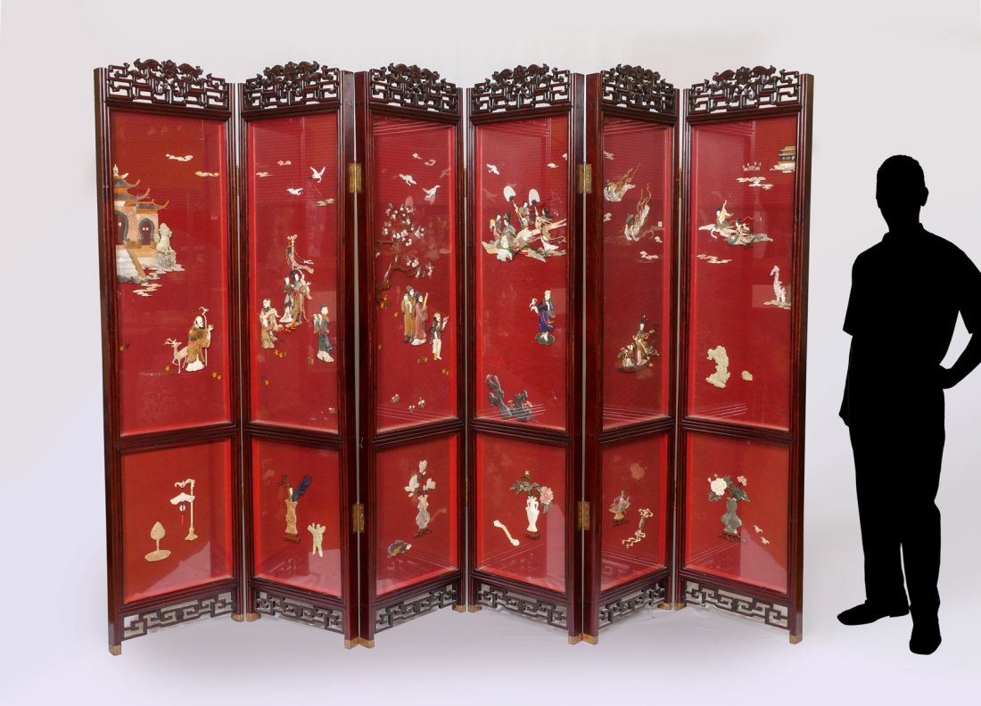 6 PANEL CHINESE CINNABAR SCREEN WITH CARVED CREST: 6 PANEL CHINESE CINNABAR SCREEN WITH CARVED CREST: 6 panel Chinese screen with the observe having a heavily carved Cinnabar ground with attached hardstone & Mother of Pearl figures & symbols. All behi