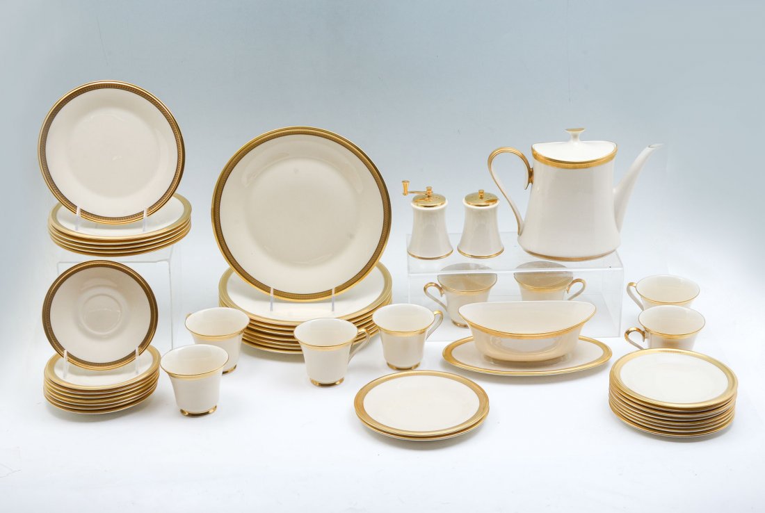 LENOX ARISTOCRAT DINNER SERVICE: LENOX ARISTOCRAT DINNER SERVICE: Comprising; 8- Dinner plates, 6- Salad plates, 8- Cake plates, 8- Saucers, 8- Cups, 2- Bread plates, 1- Gravy boat with attached underplate, 1- Coffee pot with lid, & 