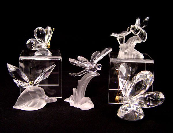 SWAROVSKI CRYSTAL DRAGONFLY, BEE & BUTTERFLIES: SWAROVSKI CRYSTAL 5 PC INSECT FIGURINES: C Schneiderbauer designer of 1992 Bumblebee or Bee on Flower, retired 1997, approx. 2"; and 1994 Butterfly on Leaf, Among Flowers and Foliage Collection, retir