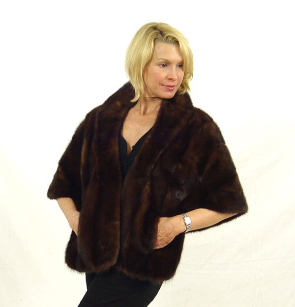 BROWN MINK STOLE WITH COLLAR: BROWN MINK STOLE WITH COLLAR: Roll collar and lapel, slit pockets. 20" length wraps around to 24" length.
