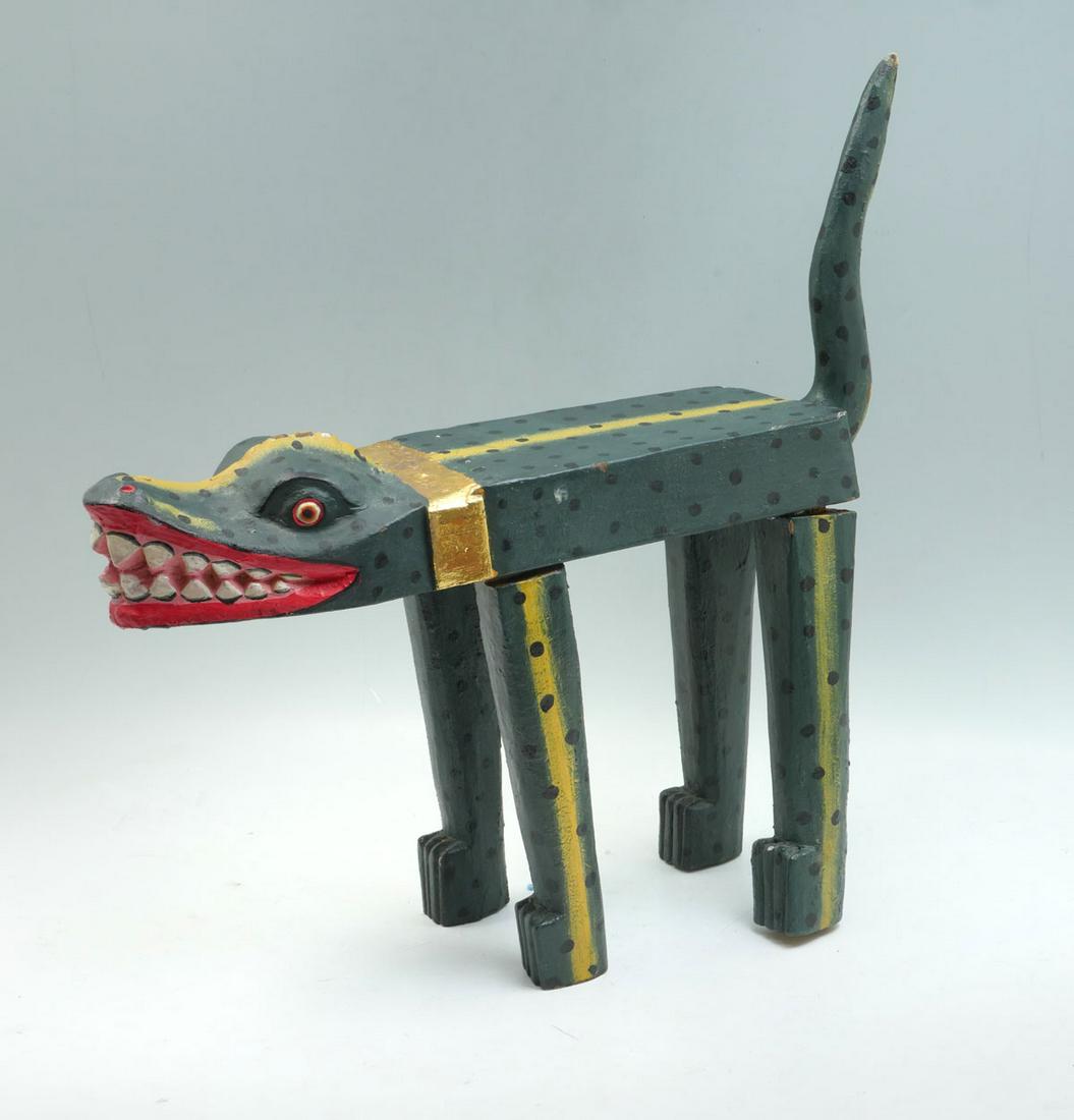 FOLK ART ALLIGATOR SCULPTURE (1 of 3)