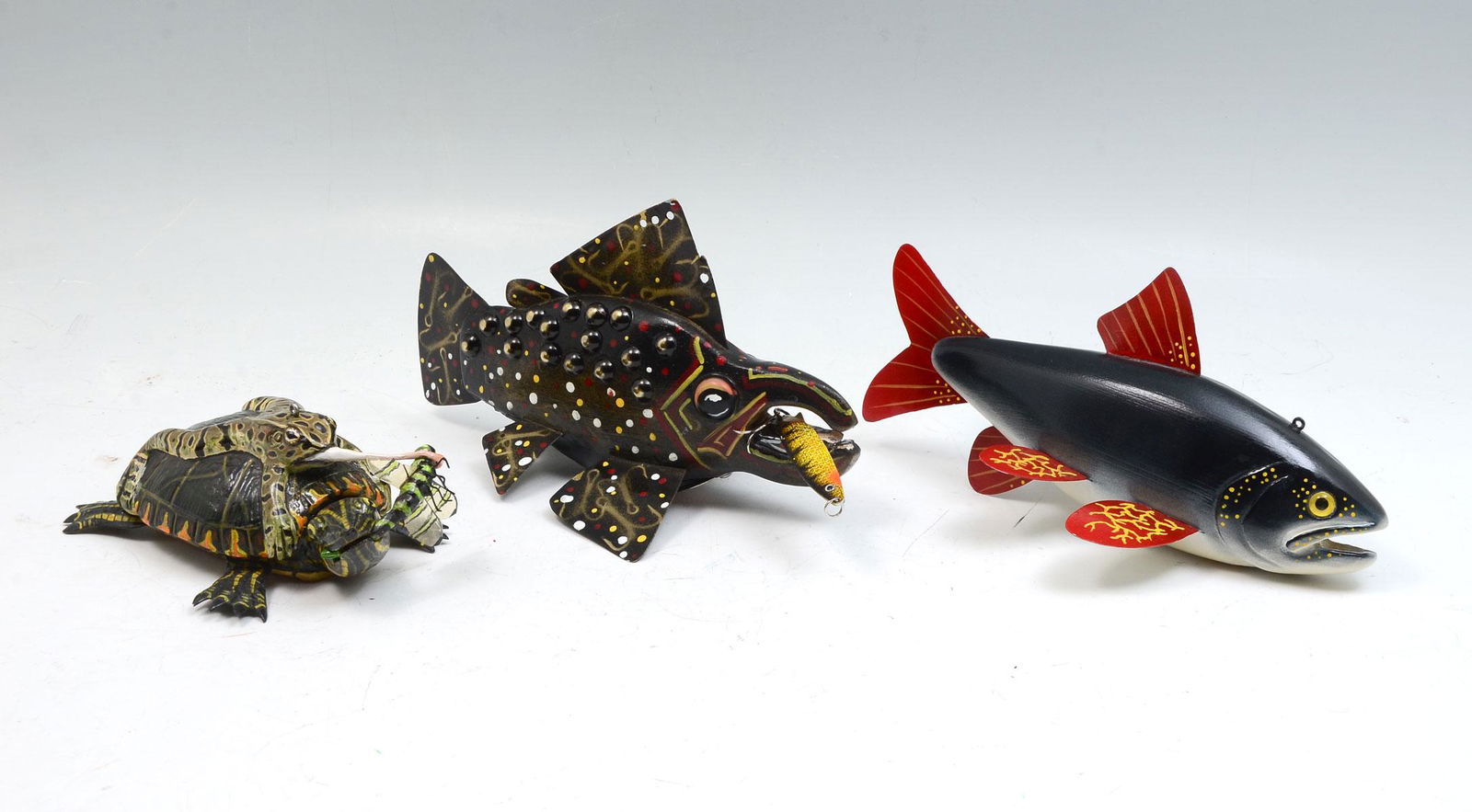 THREE OUTSTANDING UNUSUAL FISH DECOYS (1 of 3)