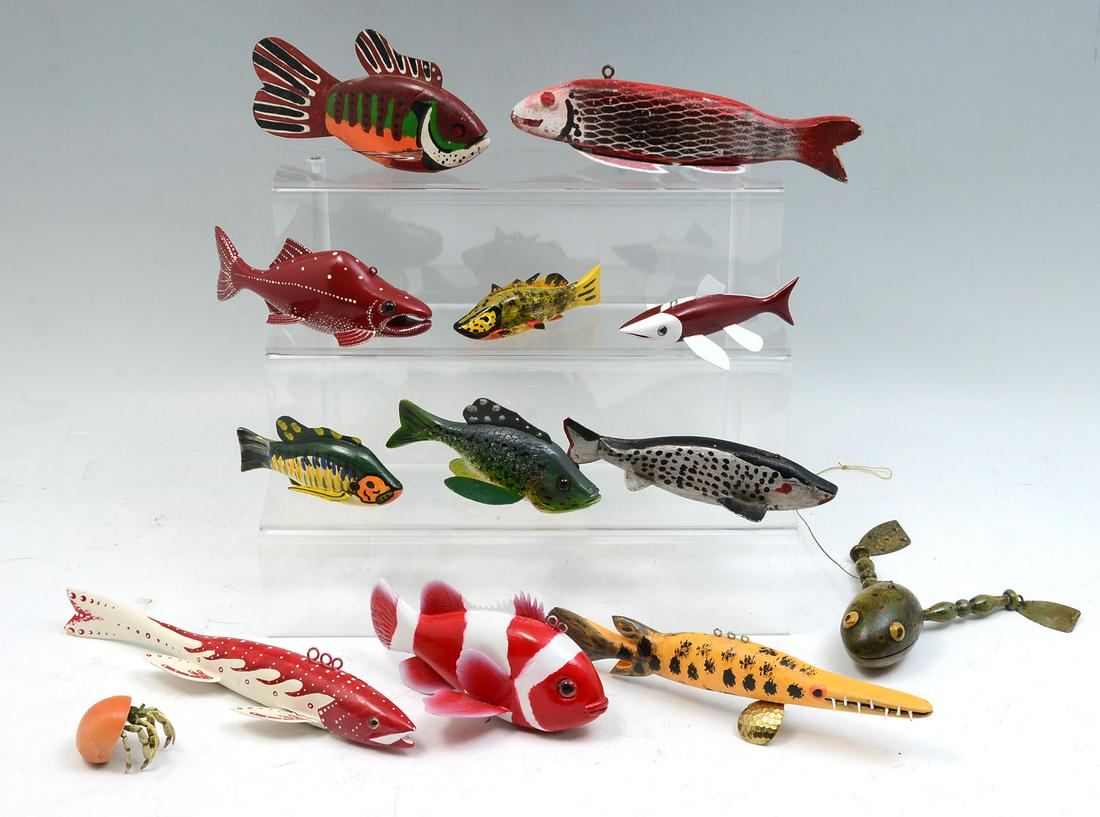 THIRTEEN PIECE FISH DECOY LOT (1 of 3)