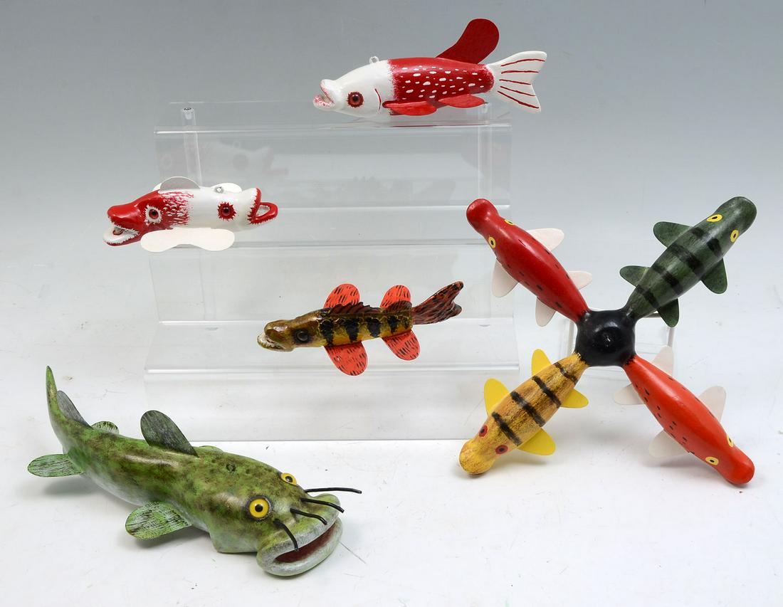 FIVE PIECE DENNIS BERTRAM FOLK ART FISH DECOY LOT (1 of 3)