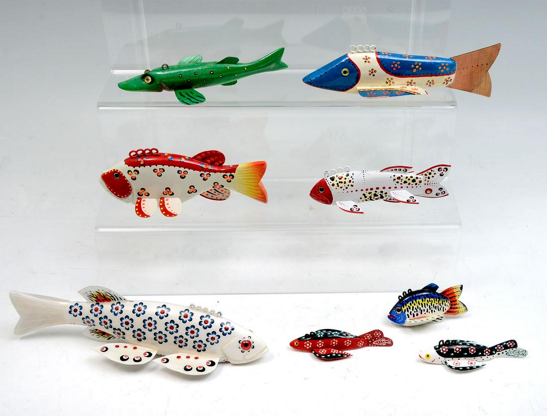 SEVEN PIECE JERRY KELM PAINTED FISH DECOY LOT (1 of 3)