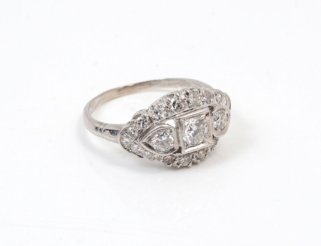 VINTAGE ART DECO PLATINUM DIAMOND RING (1 of 3)